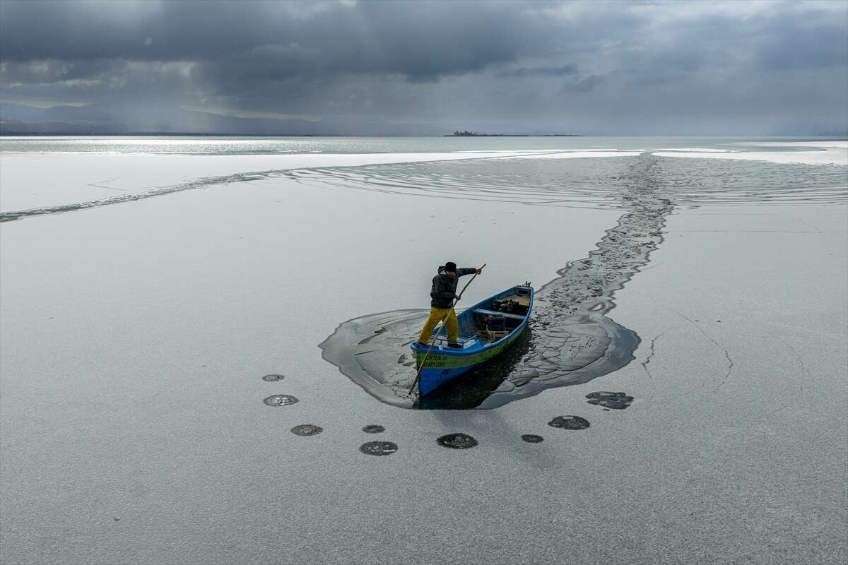 Yeniden hayat bulmaya başlayan Konya Beyşehir Gölü’nde ekmek kavgası 7